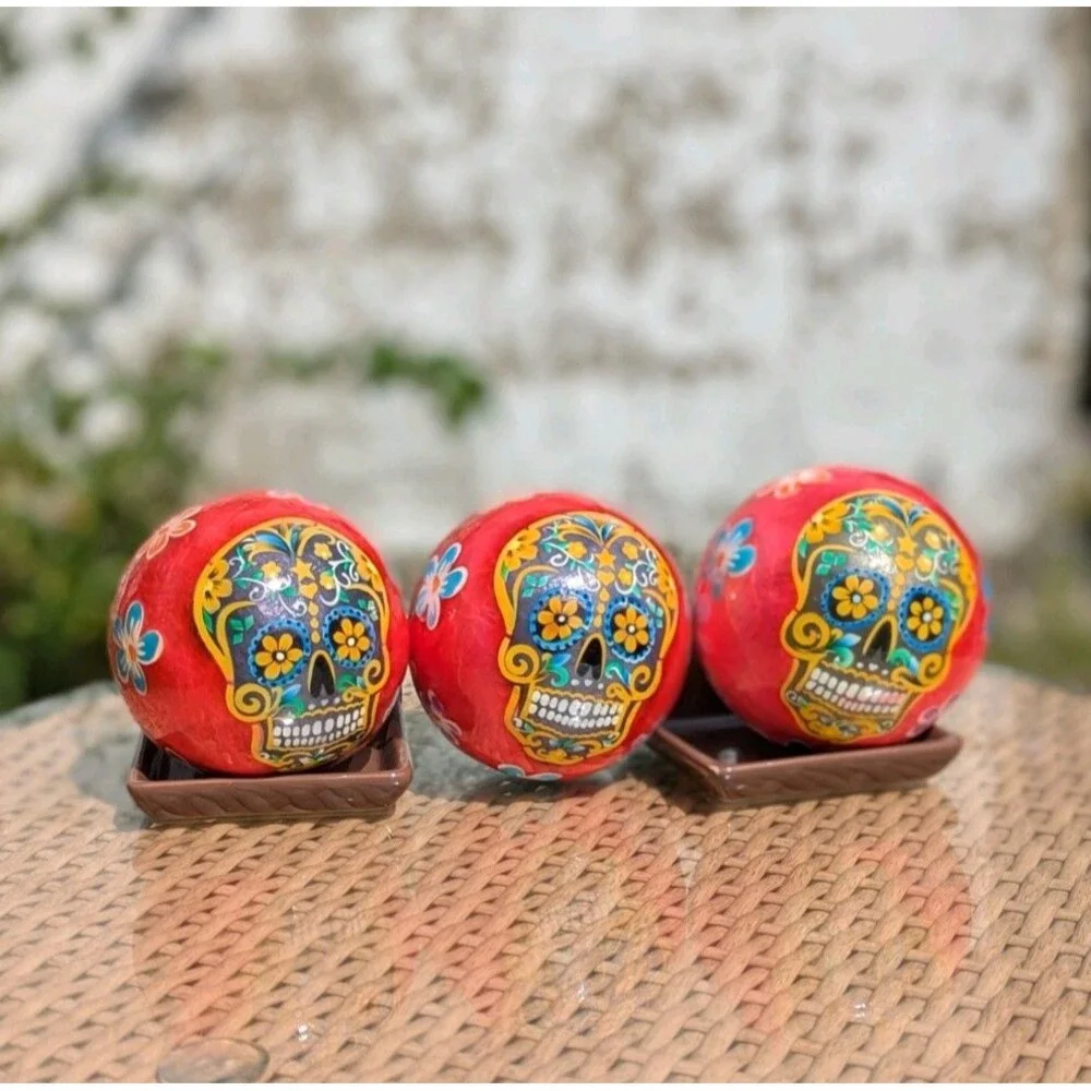 Pier‎ 1 Day of the Dead Sugar Skulls LOT OF 8 Decorative Balls Halloween Skulls